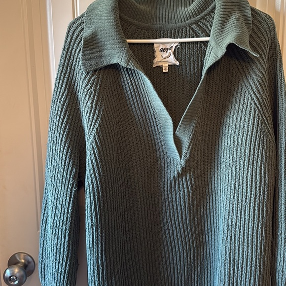 Green Ribbed Women's Sweater - Picture 2 of 3